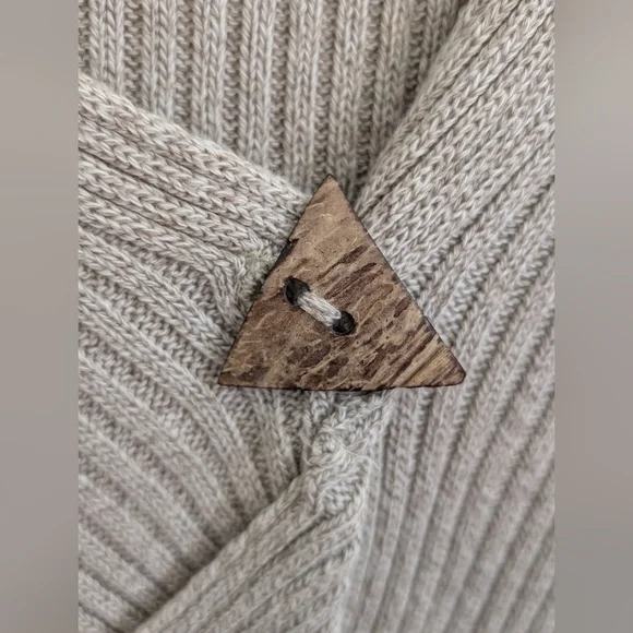 Women's Ribbed Cardigan with Unique Button Design - Picture 5 of 6